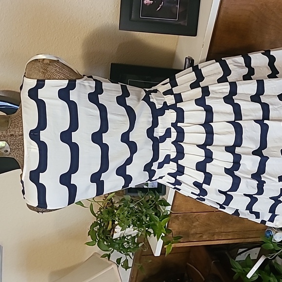 Maison Julie Dress - Picture 5 of 6